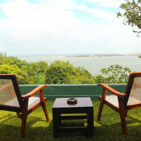 Shore Beach Villa, hotel in Unawatuna