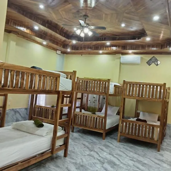 Sunset Backpackers Hostel, hotel in Nongkhiaw