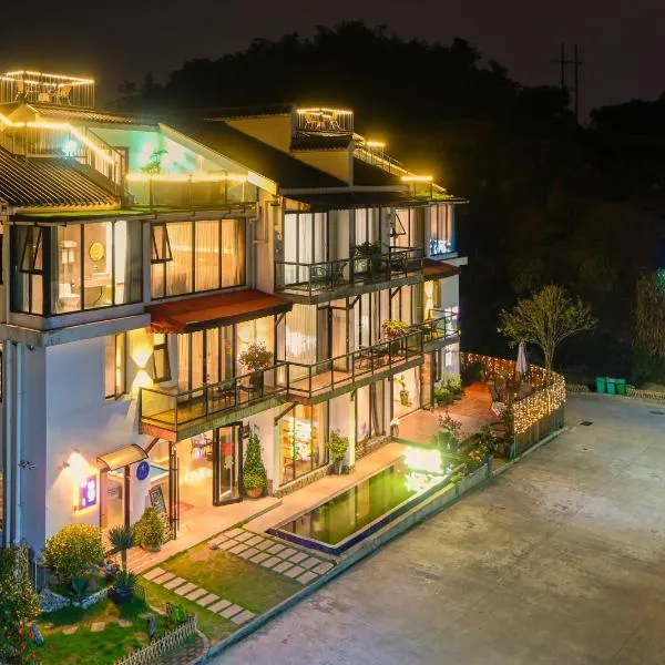 Heaven's Gate Lodge XMAN-Free pick up, hotel in Zhangjiajie