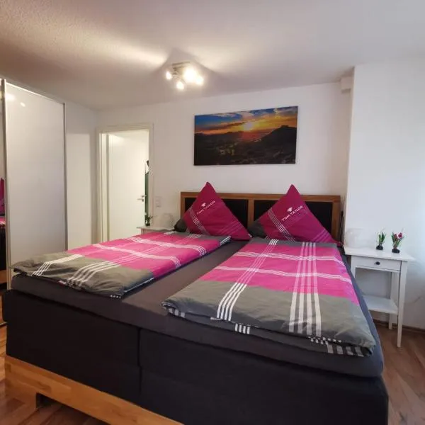 Ferienwohnung Hogh, 55qm, Terrasse, hotel in Beuren