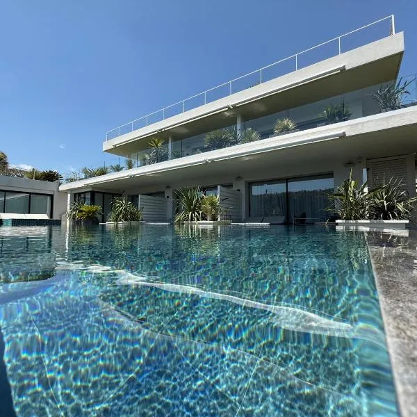 Viesnīca VILLA MIAMI pilsētā Lezisambra