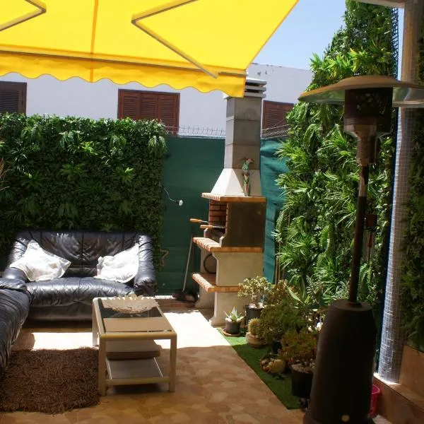 Holiday Home Bungamar, hotel v destinaci Playa de las Americas