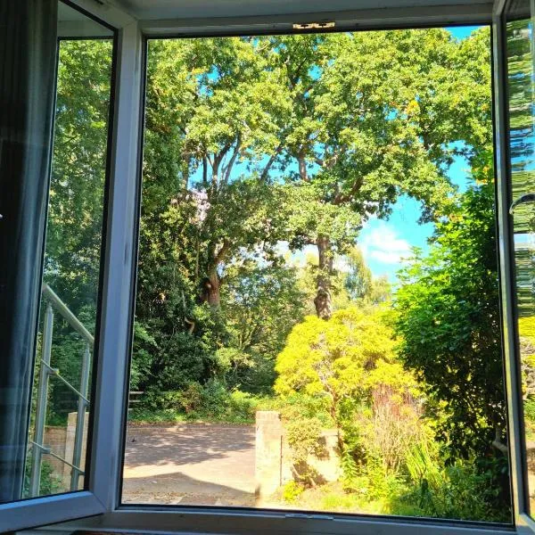 Peaceful Place, Free Parking & Private Entrance, viešbutis Bornmute