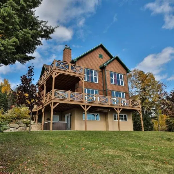 Condo 120H - Nature Retreat with River Views, hotel v destinaci Petite-Rivière-Saint-Francois