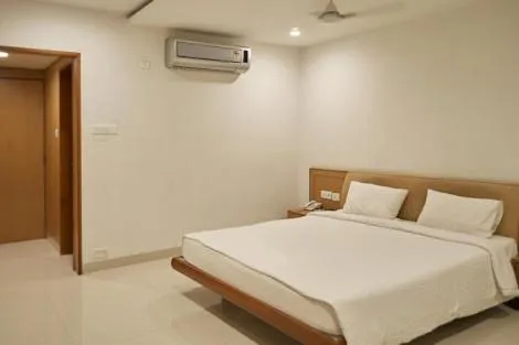 Hotel Ashwini Lodge, hótel í Mysore