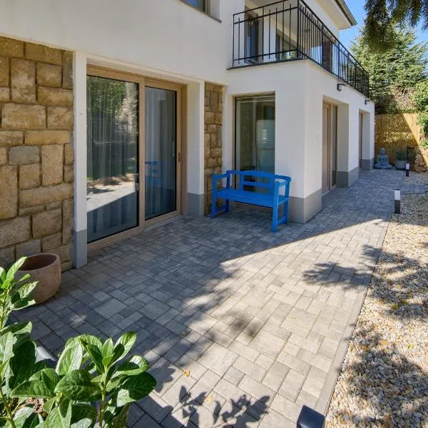 Viesnīca Stylish apartment in wine town pilsētā Modra