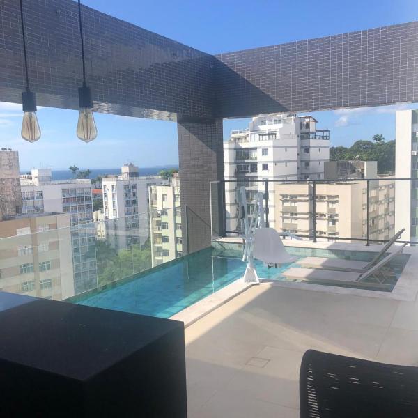 Moderno AP no Porto da Barra - Praia, Conforto e Praticidade