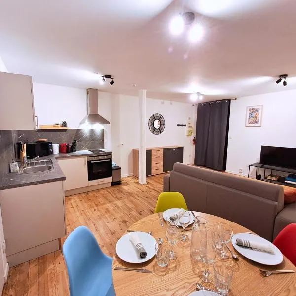 Le D'lices, Spacieux, Centre-ville, Free parking, hotel in Laval