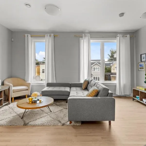 Pennywell Prestige 3BR 25BA Garage, hotel a St. John's