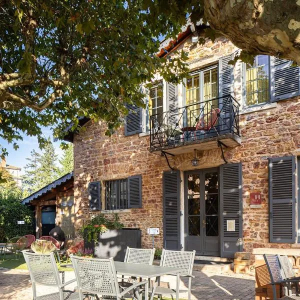 Contact Hôtels Le Savigny & Spa, hotel em Blacé