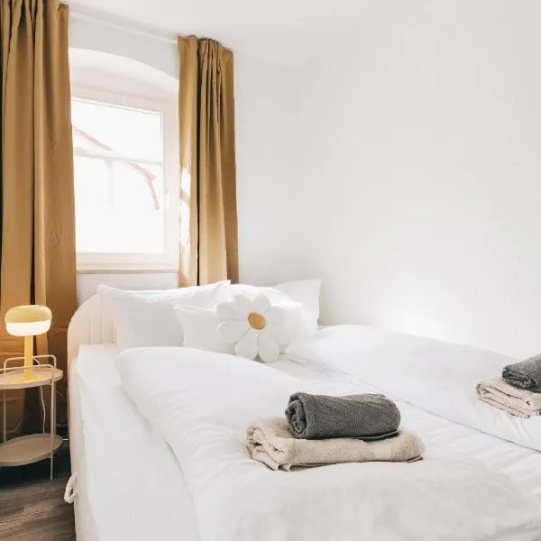 Creekside Colors - Playful Apartment, Hotel in Löbau