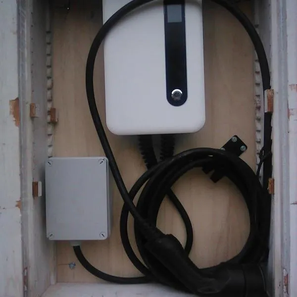 B&B 'Tra i due Parchi''، فندق في أفيتسانو