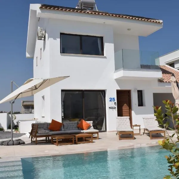 Villa Kokona Larnaca, מלון בSophtadhes