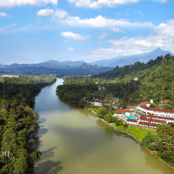 Cinnamon Citadel Kandy, מלון בArambegama