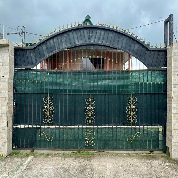 Hospedaje Nacho y Ale 2, con 3 AC, Paso Canoas, CR, hotel in Canoas