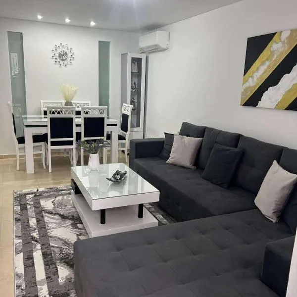 Alexis Apartment, Hotel in Korçë