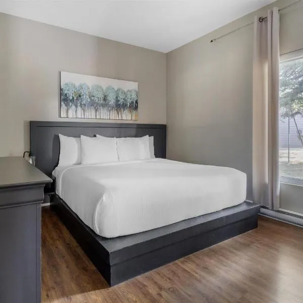 Dannys Hotel Suites; SureStay Collection by Best Western, hotel en Beresford