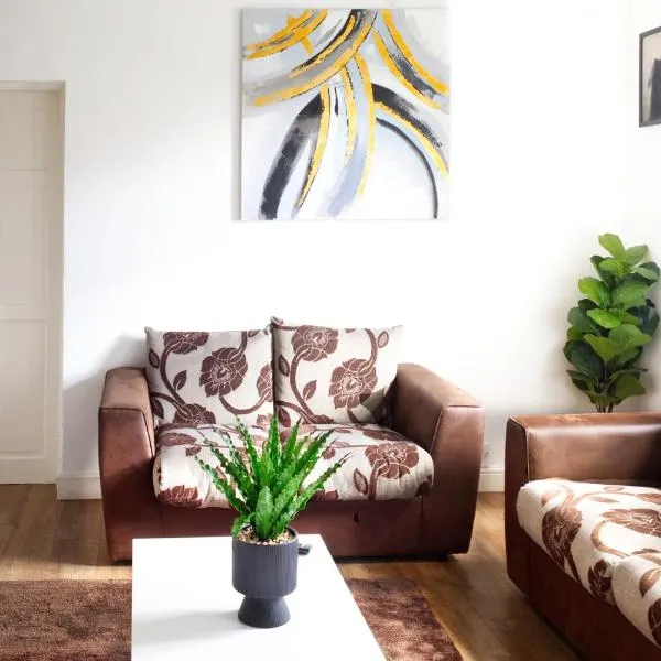 Beautiful 5Bedroom House - Contractors and Family near the Molineux stadium, hotel in Wolverhampton