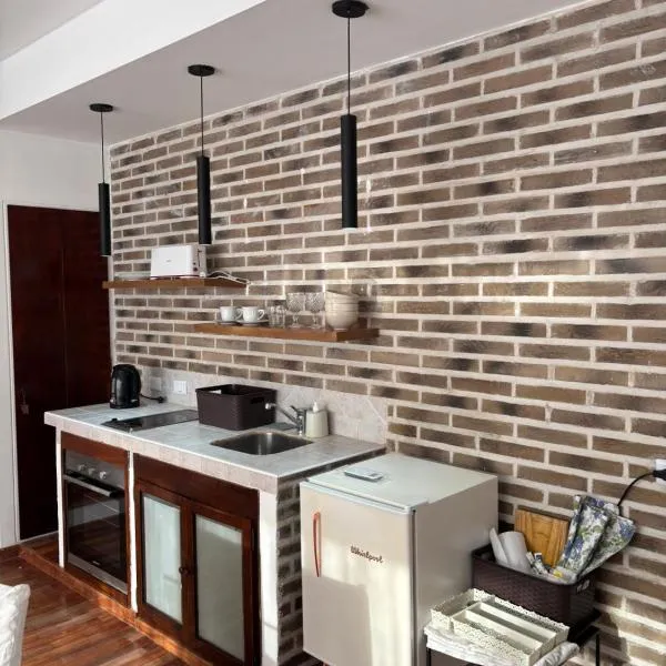 Hermoso loft en pleno camba cua a dos cuadras de la costanera !!, hotell i Corrientes