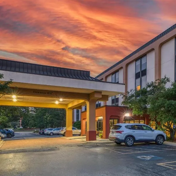 SureStay Plus Hotel by Best Western Chicago Lombard, hotel en Lombard