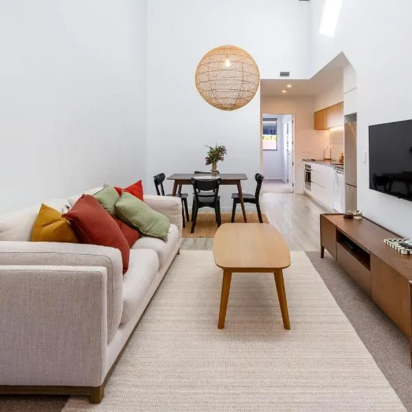 Central Christchurch Apartment with Parking, hotel i Christchurch