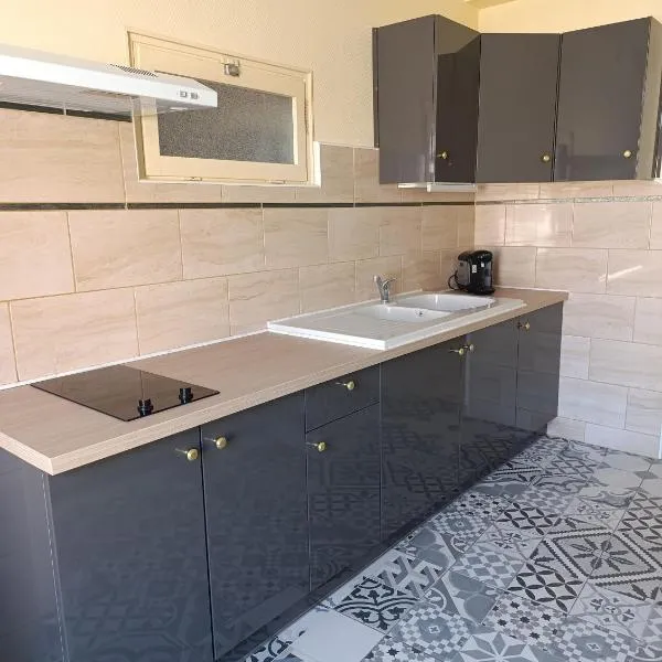 Jolie studio au coeur de Ribérac, wifi gratuite, hotel em Ribérac