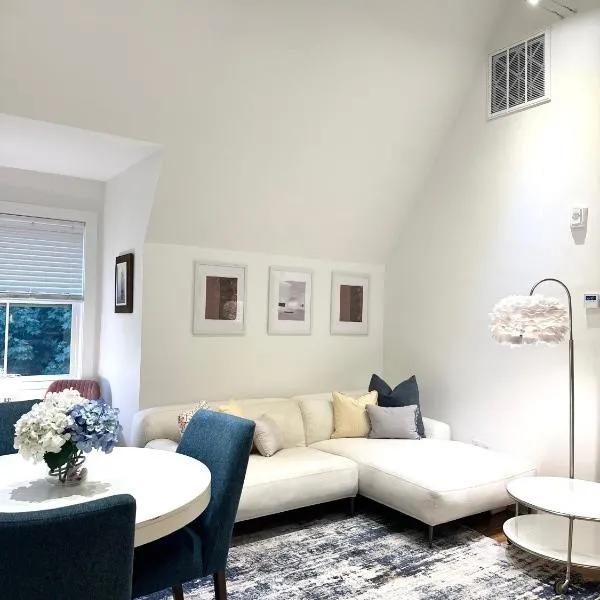 College Hill 2BR, Walk to Brown & RISD, Free Parking, khách sạn ở Providence