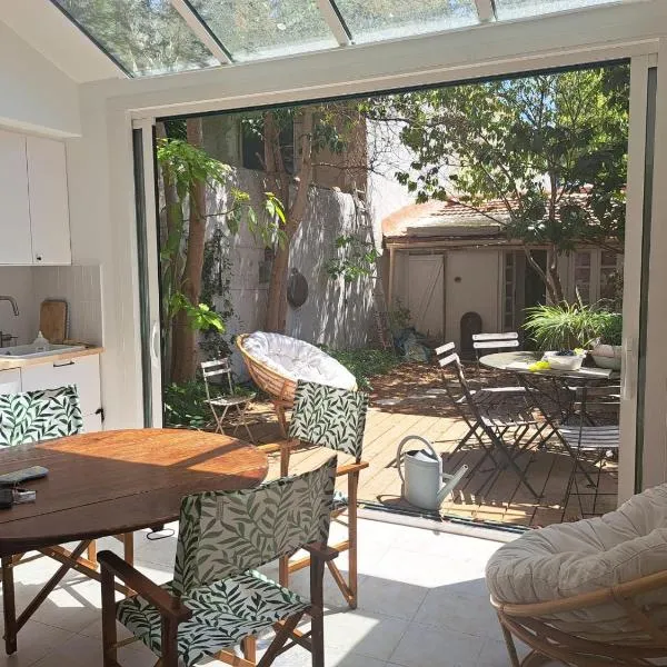 Appartement avec Jardin au coeur du cour Julien à Marseille, hotelli kohteessa Marseille