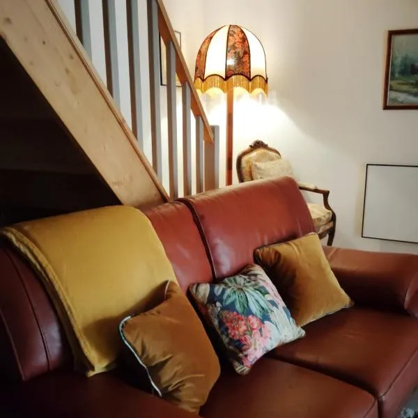 Cozy self contained modern home near Carcassonne, hotel in Badens