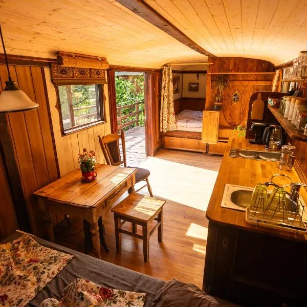 Tiny-House in Paradise - Maringotka v Raji โรงแรมในตูร์นอฟ