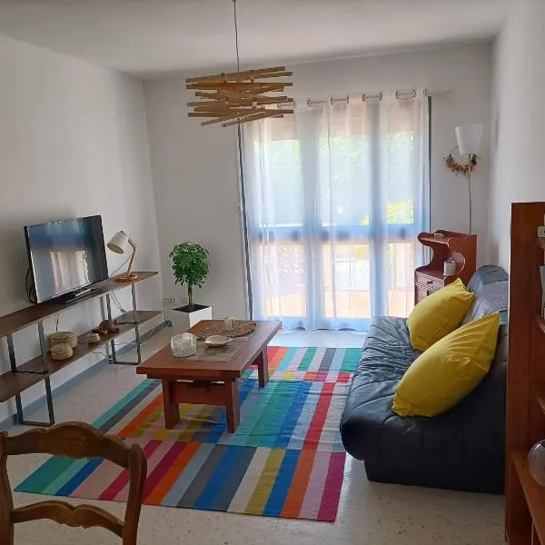 Grande maison 3 chambres - Jardin, terrasse et parking - Bord de mer, hotel a Torreilles