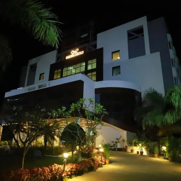Grand Sarovar Portico, Latur, hotel a Lātūr