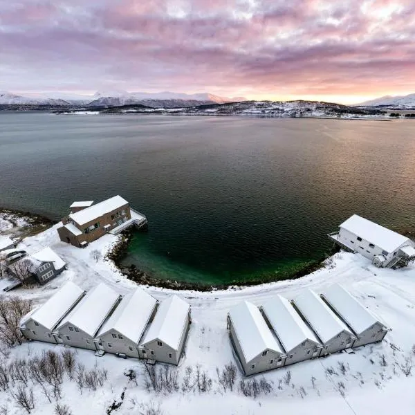 Steam Pier Adventure Hotel, hotel in Kvaløya
