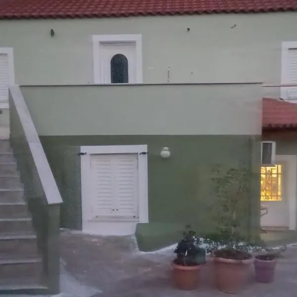 Cottage in Vellies、Áyios Sarándosのホテル