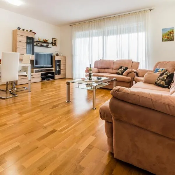 Apartment Luigia, hotel u gradu Novigrad Istra