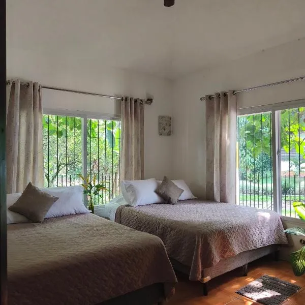 Melany's House's, hotel in Ajaxá