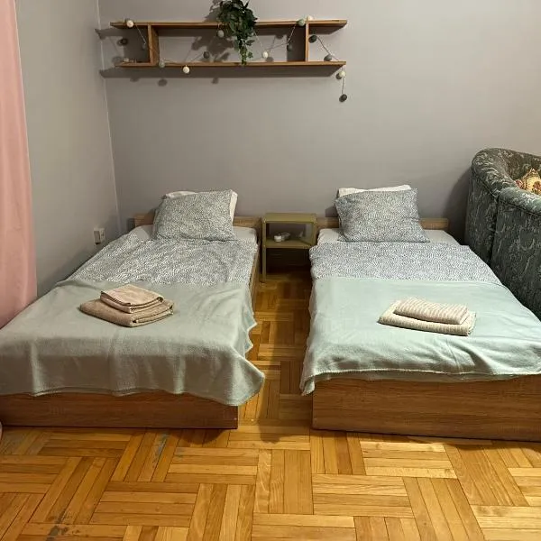 Pokoje do wynajęcia - Podwisłocze 8a, hotel in Rzeszów