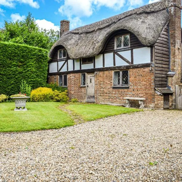 The Old Thatched Cottage, hôtel à Tenterden