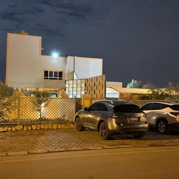 استراحة المُسافِر, hotel en Salmah