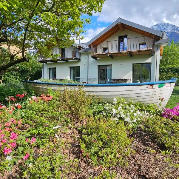 콜리코에 위치한 호텔 I LAGHEE casette BREVA e TIVANO Stylish Winter Cottage Cozy Home with Private Garden