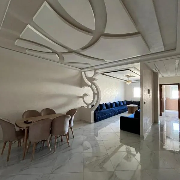 Luxe app 2 chambres, hotel en Tánger