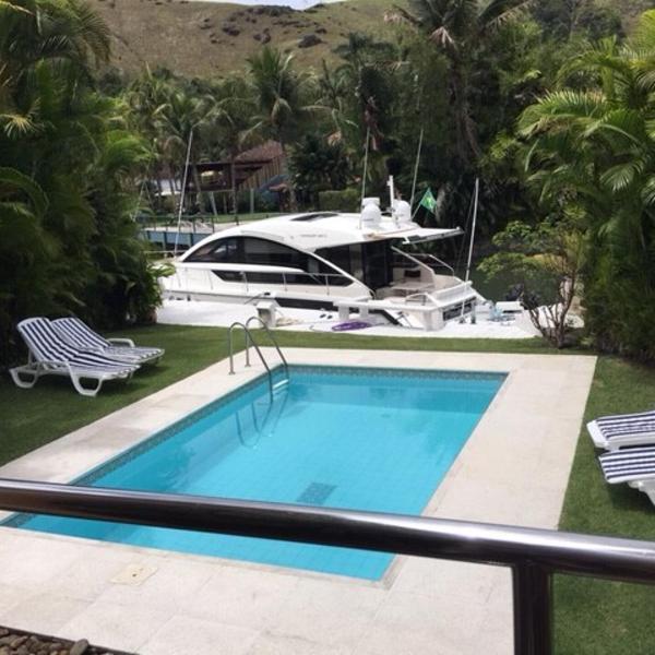 House by the sea in Angra dos Reis
