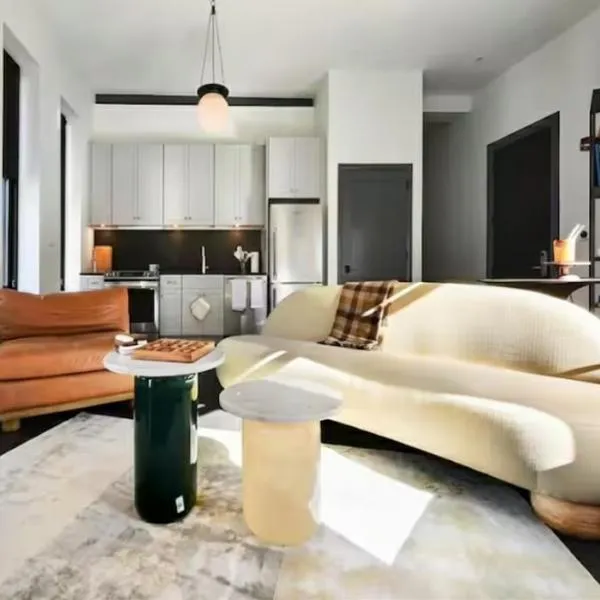 Remodeled 2BR Downtown Near Acrisure Stadium, מלון בפיטסבורג