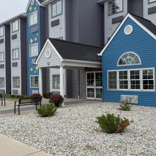 BlissPoint Inn & Suites, Northwood, hotel i Northwood