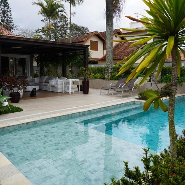Casa com piscina a 400M do mar de Jurerê