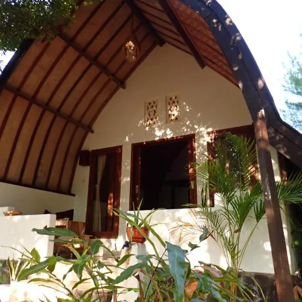 Rising Sun Bungalows, hotel in Gili Meno