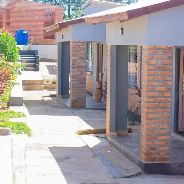 Dunduzu Village Lodge, hotel in Katoto