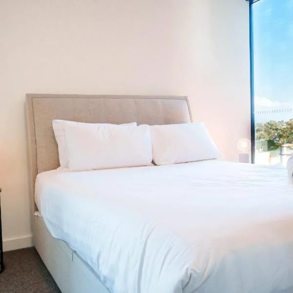 Stylish Richmond Pad Walk to Everything, hotel em Melbourne