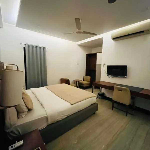 kk park, hotel in Covelong