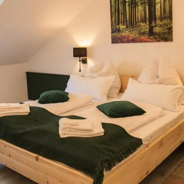 Wohlfühlzimmer "Zirbentraum Kampenwand", hotel in Aschau im Chiemgau